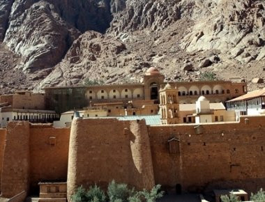 Αίγυπτος: Αστυνομικοί εντόπισαν και σκότωσαν έναν από τους δράστες της επίθεσης στο Σινά